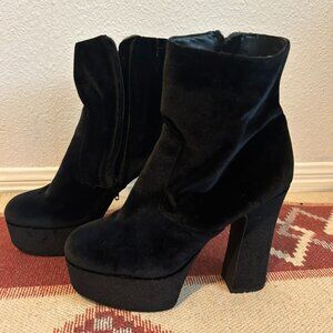 Jeffrey Campbell Widow Velvet Boots black sz 9